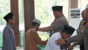 Kapolda Sulbar Ajak Anak Yatim dan Jamaah Panjatkan Doa untuk Kemaslahatan Negeri
