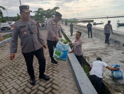TNI-POLRI Bersama Instansi Terkait Gelar Aksi Bersih Pantai di Bulukumba