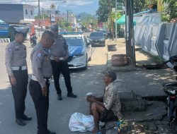 Berburu Berkah Jumat Ditlantas Polda Sulbar Tebar Senyum, Ringankan Beban Lewat Berbagi Makanan dan Minuman
