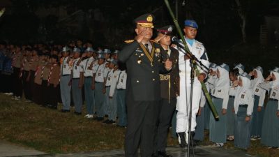 Di Bawah Pendar Obor Malam Sakral Kemerdekaan, Kapolda Sulbar Pimpin Janji Setia Jaga Kedaulatan Bangsa