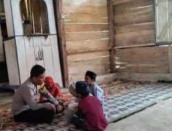 Kisah Bripka Nur Alam, Polisi Jadi Guru Ngaji Anak-anak di Pedalaman Mamasa