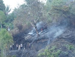 Kebun Warga di Bukit Kalubibing Terbakar, Polda Sulbar Gerak Cepat Padamkan Amukan Sijago Merah