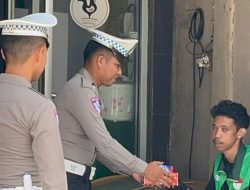 Berburu Berkah, Polantas Polda Sulbar Kembali Tebar Kebaikan di Tengah Masyarakat