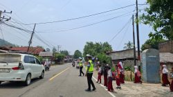 Polantas Polda Sulbar Hadir Jaga Langkah Pulang Para Pelajar