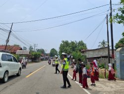 Polantas Polda Sulbar Hadir Jaga Langkah Pulang Para Pelajar