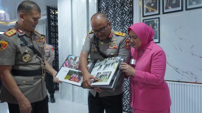 Doa Penuh Kehangatan Iringi Langkah Pamit Irjen Pol Adi Deriyan Jayamarta