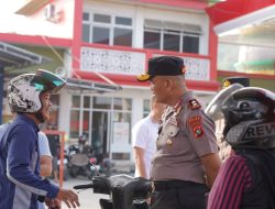 Kapolda Sulbar dan Jajaran Pejabat Utama Turun Langsung Atur Lalu Lintas dan Sapa Masyarakat