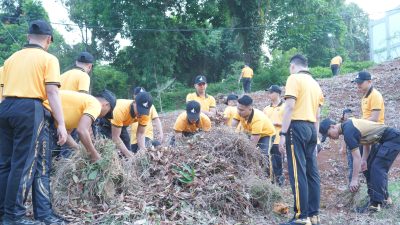 Wujud Cinta terhadap Alam, Polda Sulbar Gelar Green Policing di Perbukitan Desa Bambu untuk Antisipasi Longsor
