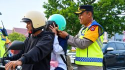 Kapolresta Kendari Turun Langsung Atur Lalu Lintas, Wujud Nyata Polisi Hadir di Tengah Masyarakat